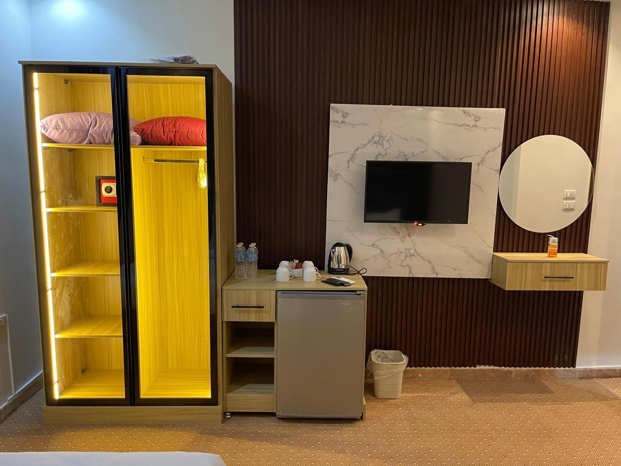 Royal Golden Pyramids Inn Giza Extérieur photo