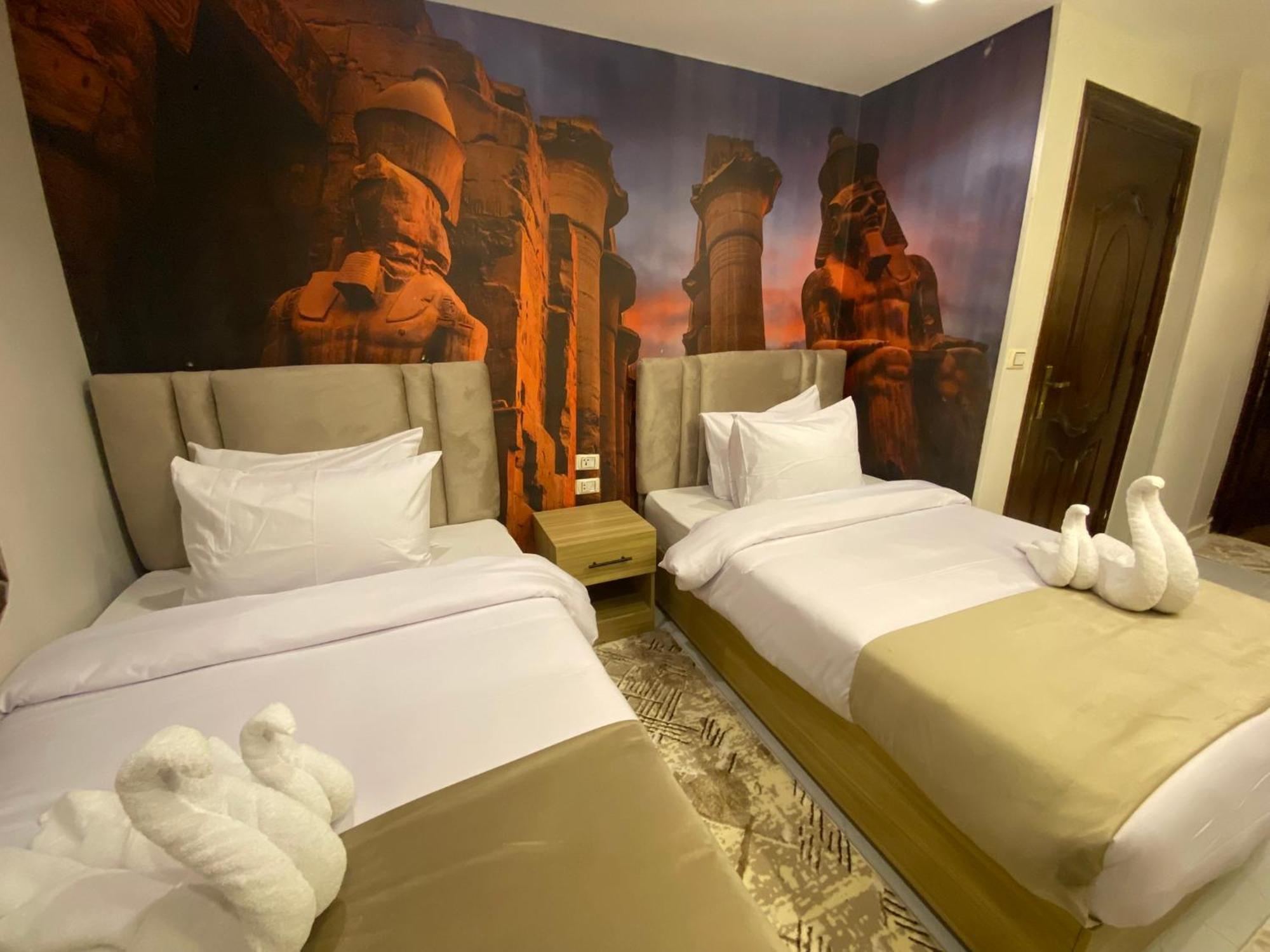 Royal Golden Pyramids Inn Giza Extérieur photo