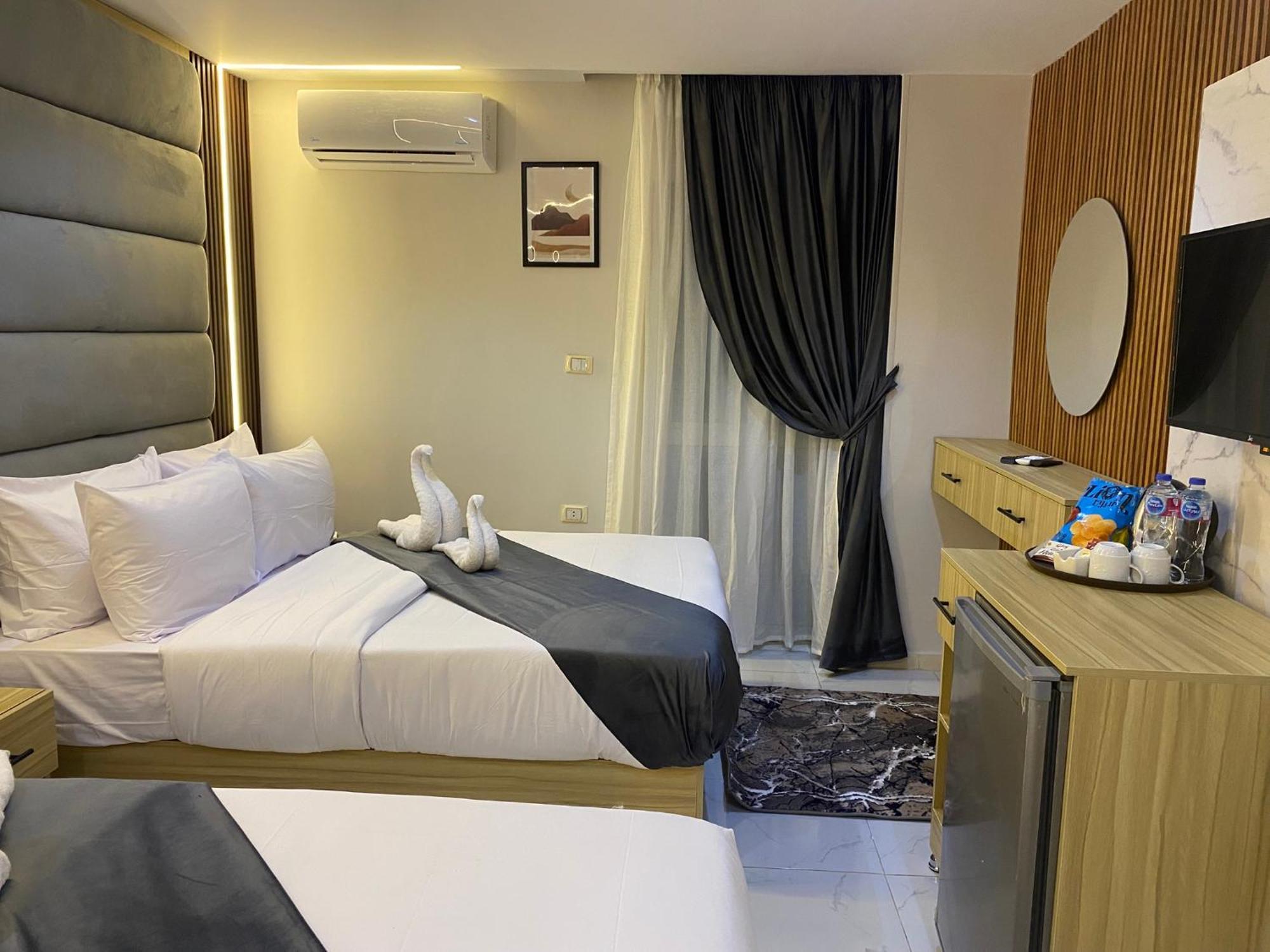 Royal Golden Pyramids Inn Giza Extérieur photo