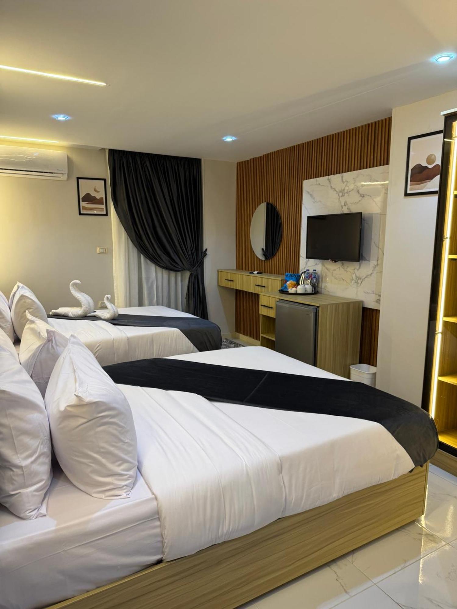 Royal Golden Pyramids Inn Giza Extérieur photo