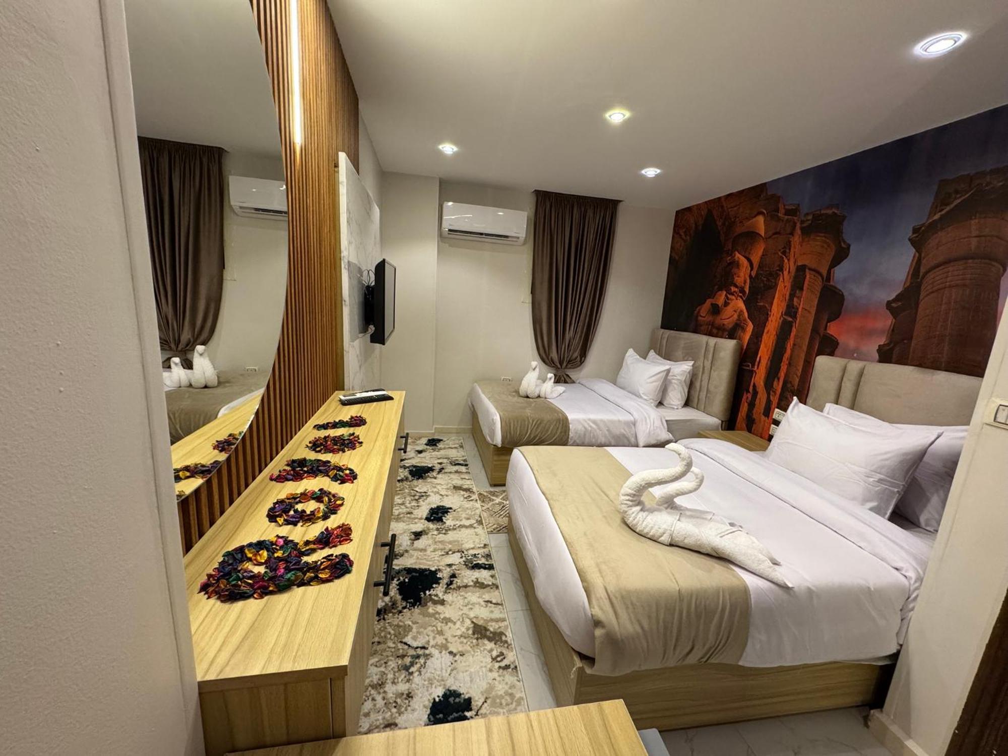 Royal Golden Pyramids Inn Giza Extérieur photo